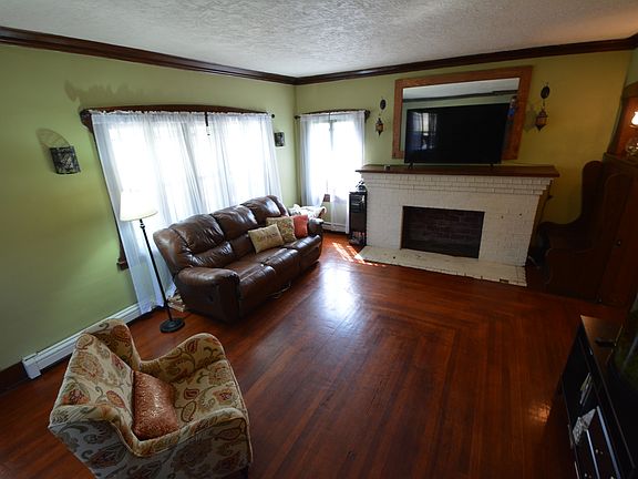 3rd image of 395 Ottawa St
