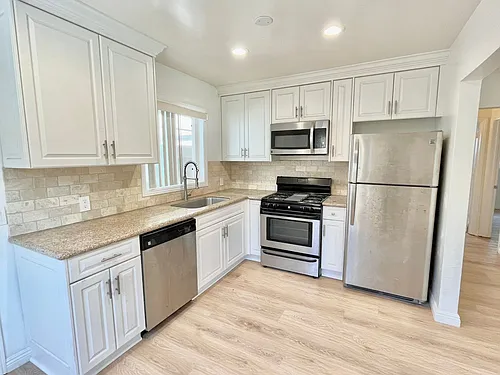 2 bed 1 bath Apt in North Park Area Photo 1