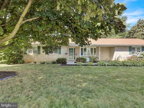 1220 Golden Way, York, PA 17402