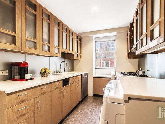 3rd image of 35 E 85th St APT 12-A