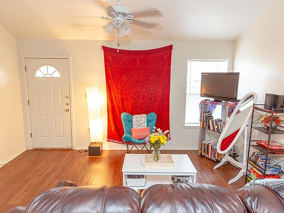 3rd image of 712 Peques St #1103