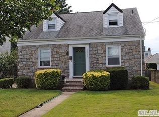1027 Jackson Ave, Franklin Square, NY 11010