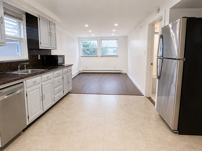 169 W 51st St #1 — Photo 2