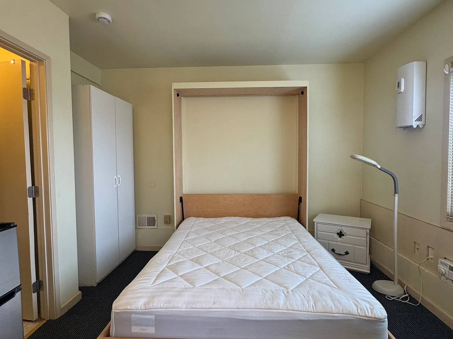 Studio, 500 sqft, $1,750 — Photo 3