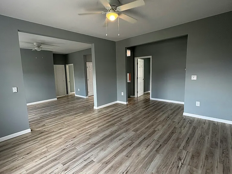 615 George St — Photo 28