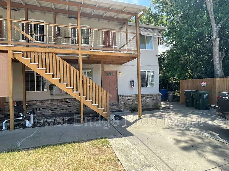 2701 San Fernando Way #2 — Photo 2