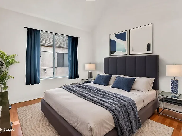 610 Venice Way #203 — Photo 12