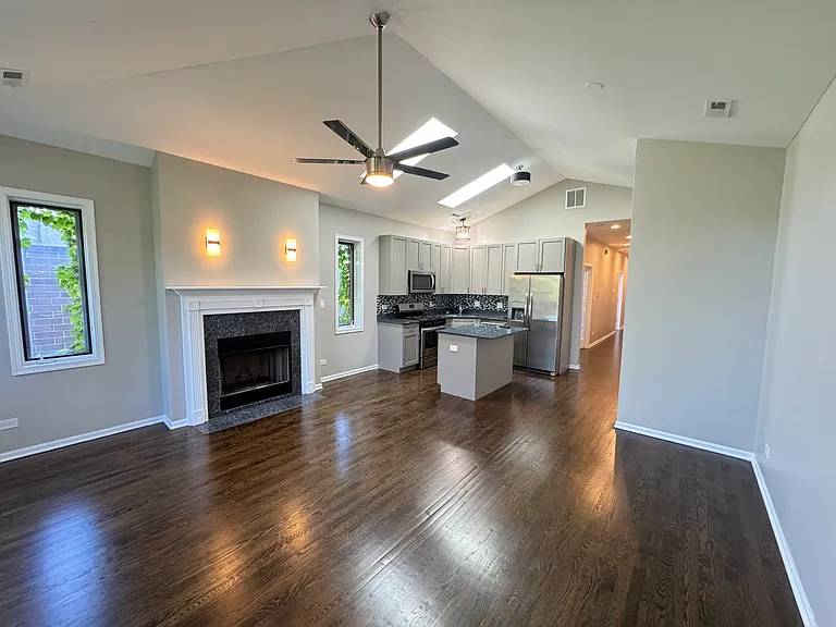 6332 S Ingleside Ave #3 — Photo 2