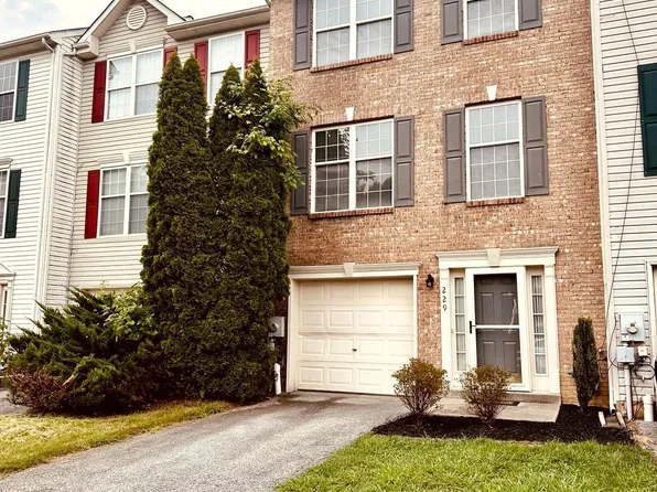 229 Pavin Ct, Newark, DE 19702