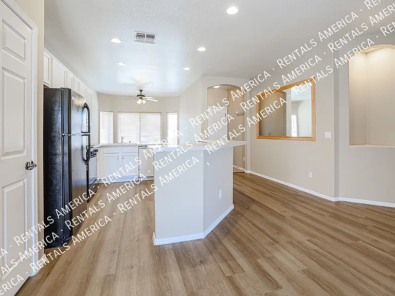 11925 W Jefferson St — Photo 6
