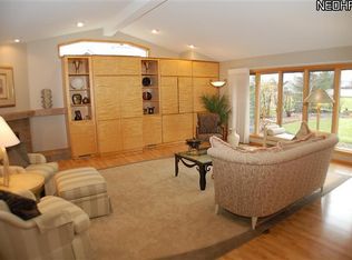 33122 Hidden Hollow Ct, North Ridgeville, OH