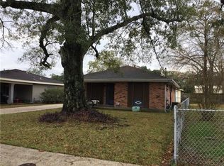 744 Colonial Club Dr, Harahan, LA 70123