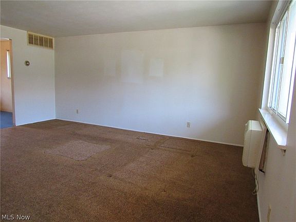 4th image of 1600 Lee Terrace Dr