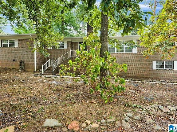 2nd image of 609 Valley Dr