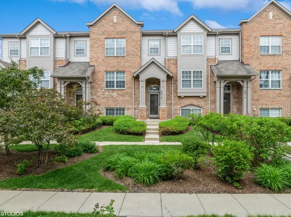 6812 Meadow Ln, Morton Grove, IL 60053