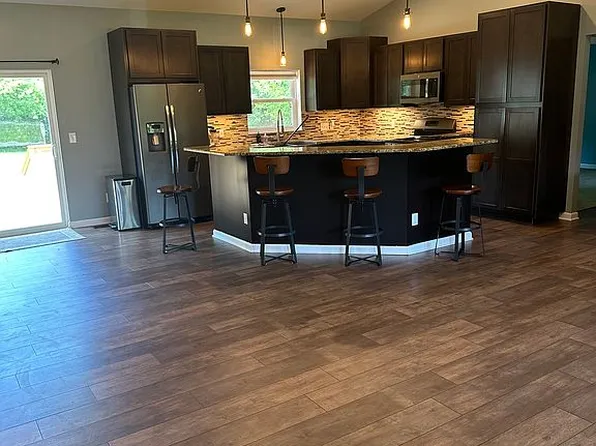 165 Leetonia Dr, Troy, MI 48085
