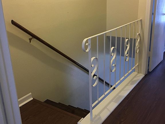 2nd image of 1783 Boulevard De Province APT C