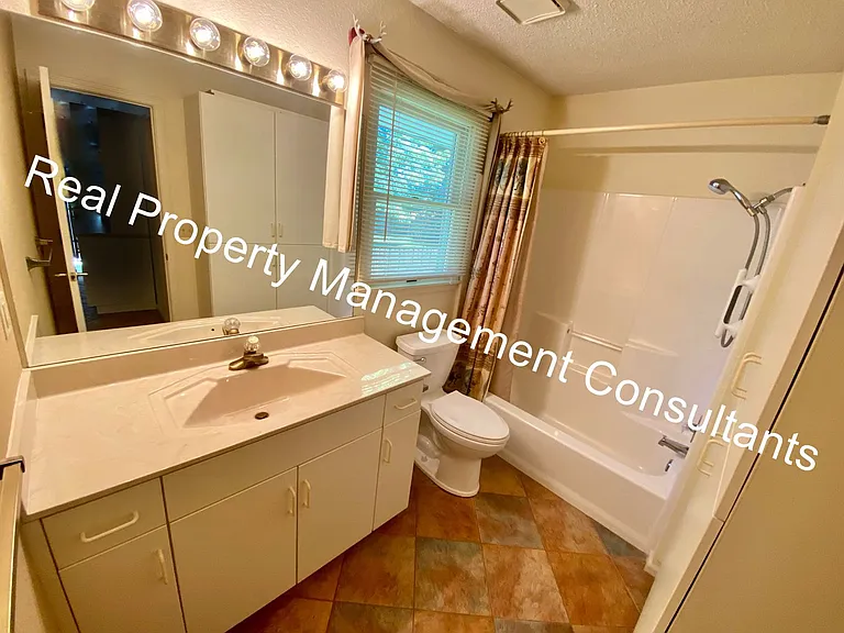 2428 Little Blue Ct — Photo 19