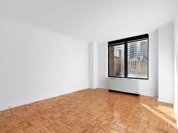 4th image of 150 E 57th St APT 5A