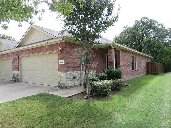 2nd image of 1307 Ravenwood Dr