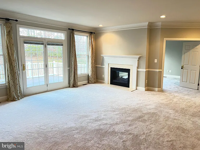 5920 Interlachen Ct — Photo 9