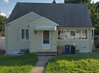 31 Ackerson Pl, Passaic, NJ 07055
