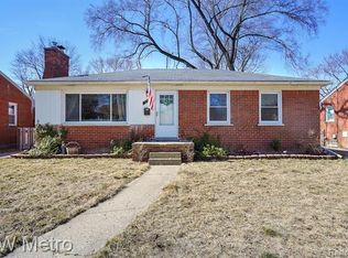 9915 Hubbard St, Livonia, MI 48150
