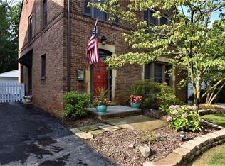 2336 Charney Rd, University Heights, OH 44118