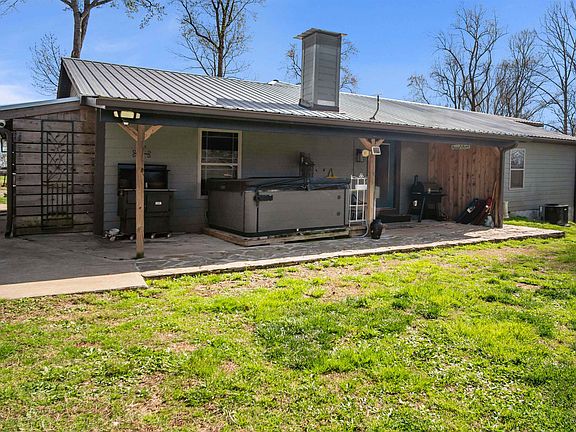 5th image of 4107 Sandy Plains Rd