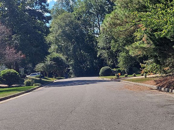 4th image of 9127 Newcastle Dr