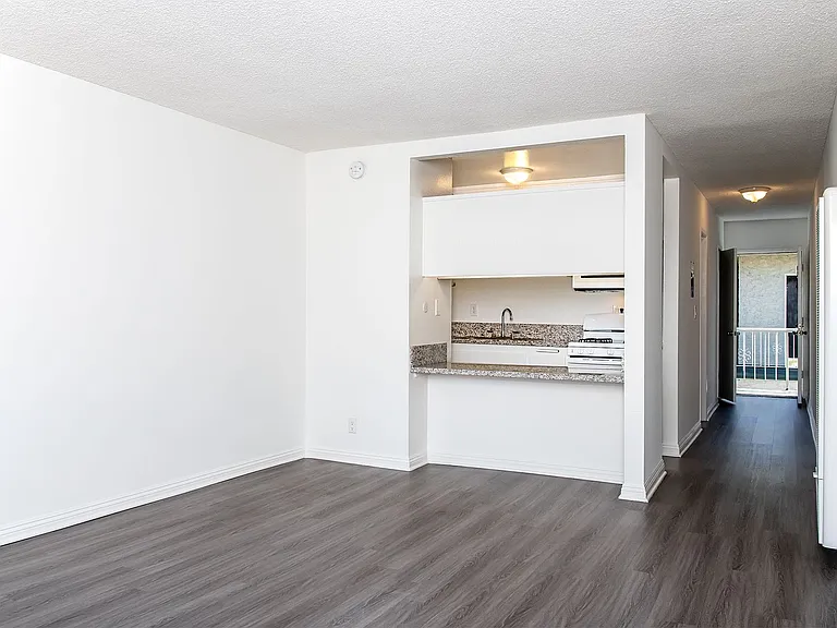 5851 Hazeltine Ave. — Photo 9