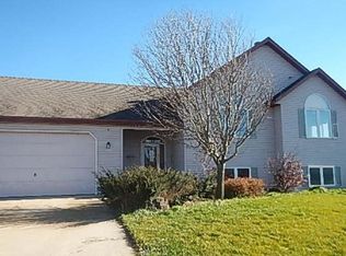 7296 Mile Rd, Sun Prairie, WI 53590