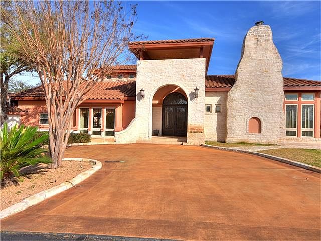 1st image of 81 The Hills Dr
