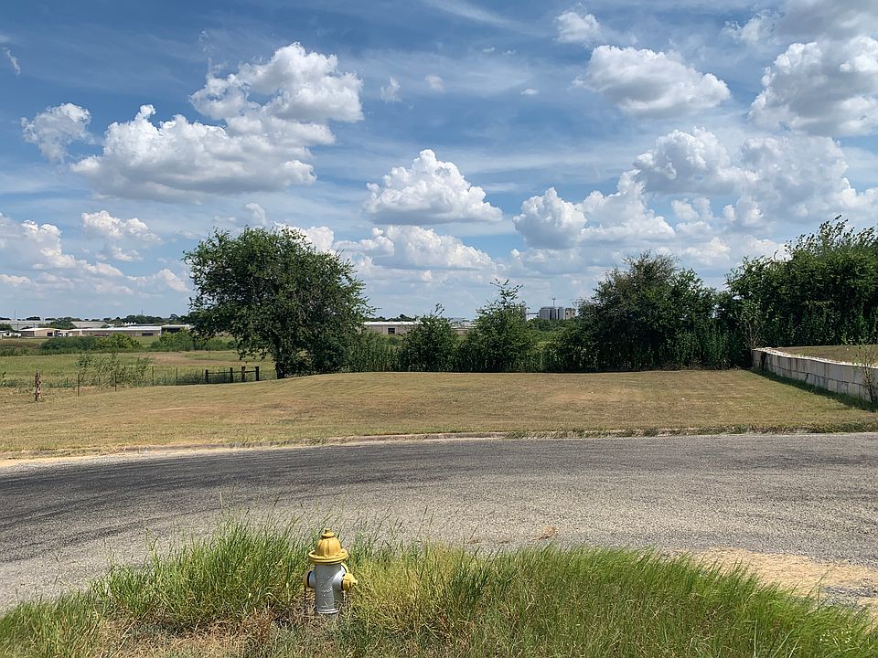 1st image of 1206 Luther Village Ln