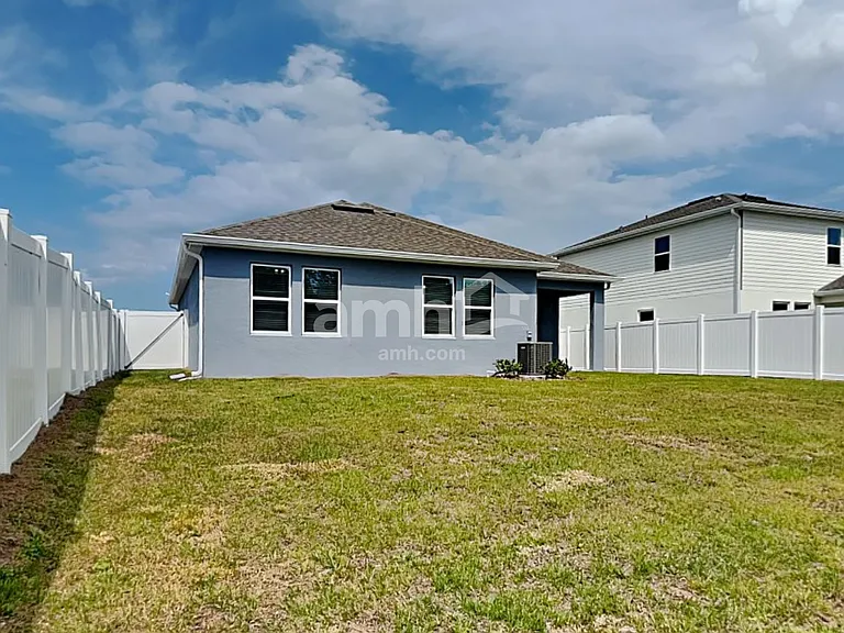 1379 Sky Lakes Dr — Photo 28