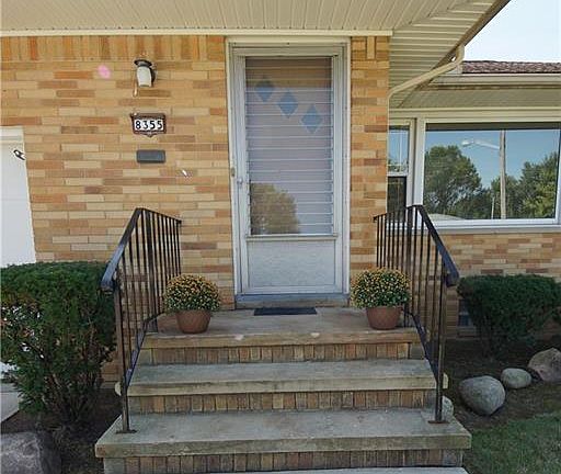 2nd image of 8355 Selwick Dr