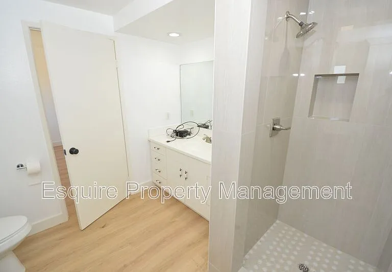 13515 W Telegraph Rd — Photo 34