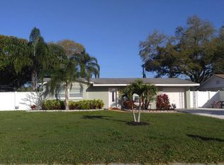 10827 Village Green Ave, Seminole, FL 33772
