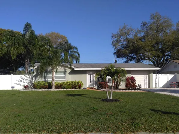 10827 Village Green Ave, Seminole, FL 33772