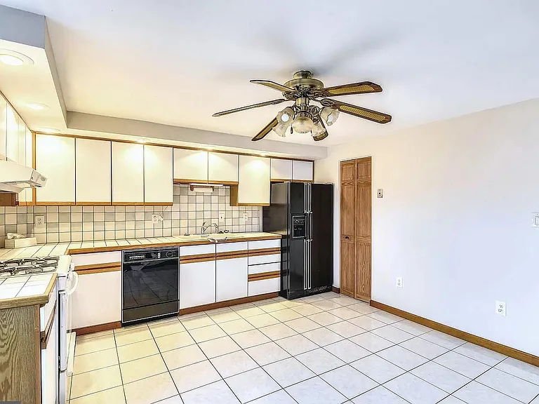 8025 Lansdale Rd — Photo 12