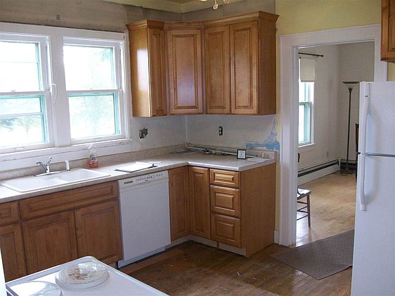 3rd image of 1608 Minneapolis Ave
