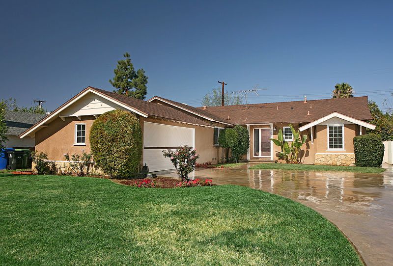 1st image of 21025 Arminta St