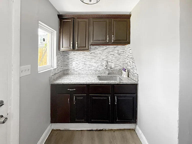 4903 Queensberry Ave — Photo 12