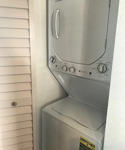 Uptown Villa — Photo 20