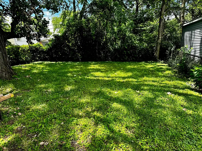 Justine St — Photo 15