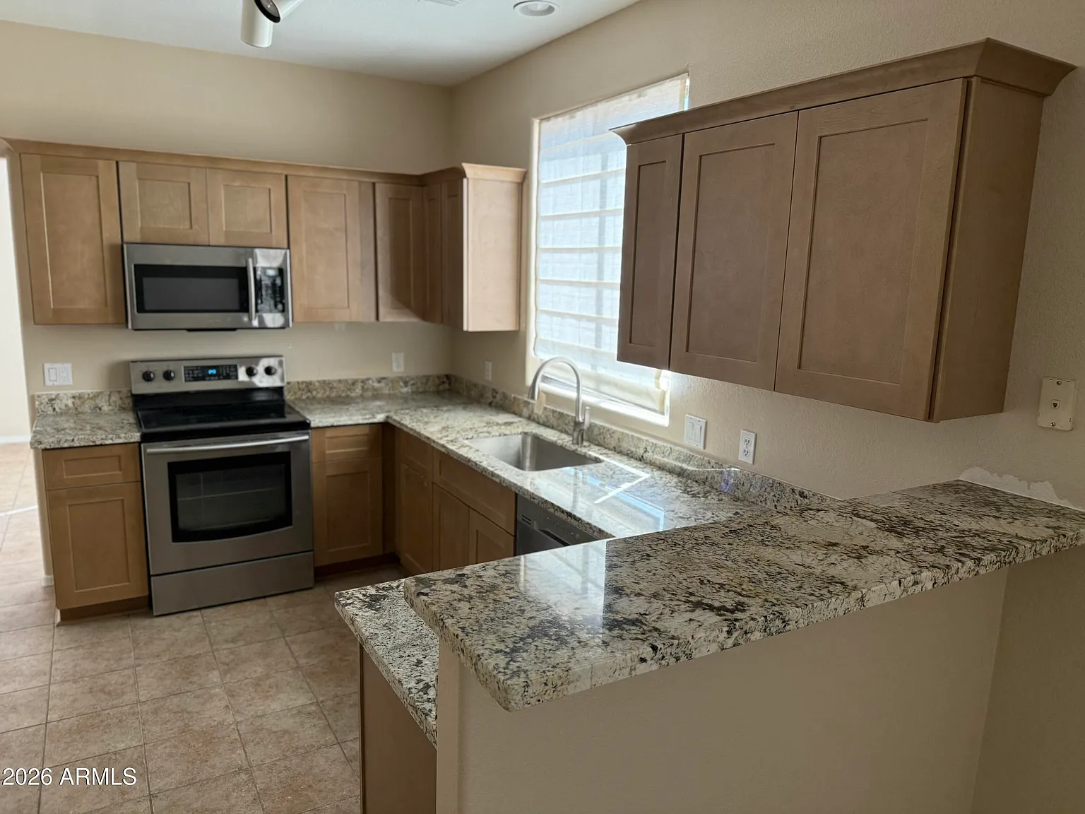 3 bed, 2.5 bath, 1499 sqft, $2,295 — Photo 2