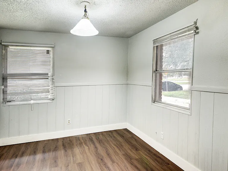 5413 Wedgwood Dr — Photo 8