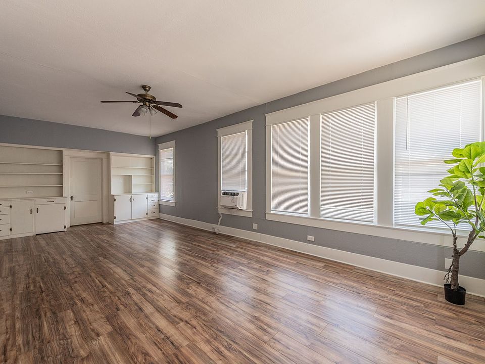 1st image of 206 E Ashby Pl