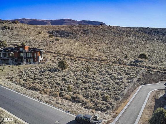 2nd image of 390 N Ibapah Peak Dr