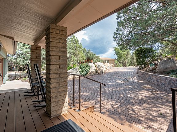 5th image of 647 Fiesta Ln